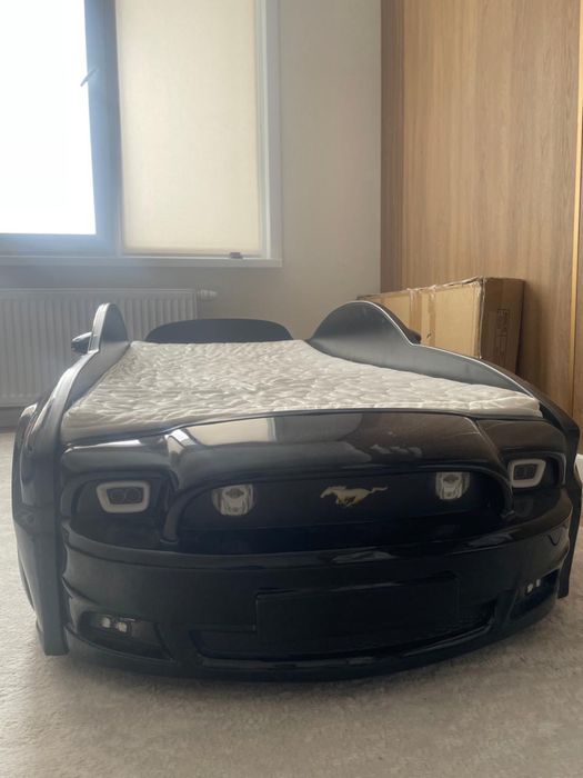 Продам детский кровать машинка