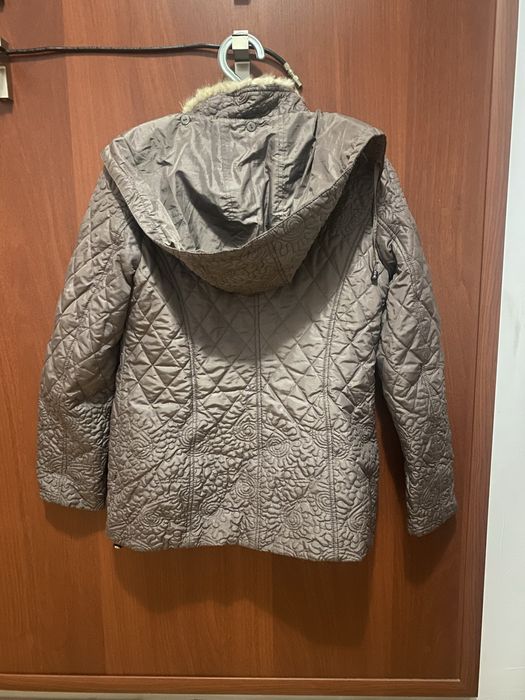 Продам куртку на осень-весну