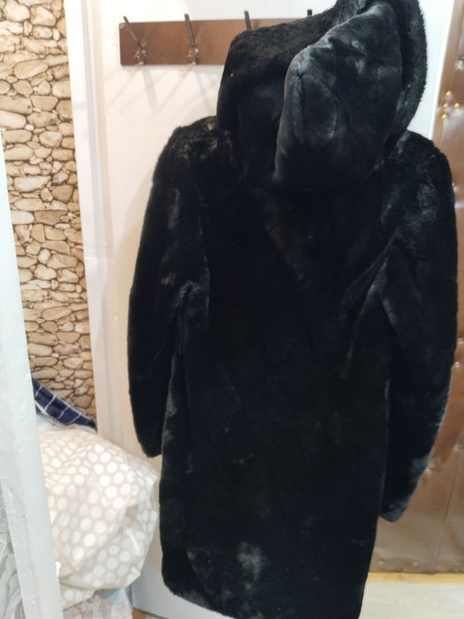 Продам мутоновую шубу