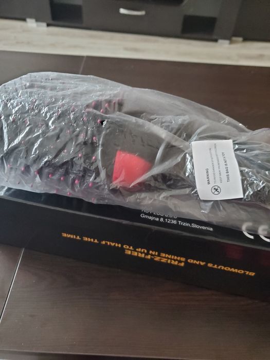 Четка сушоар чисто нова.