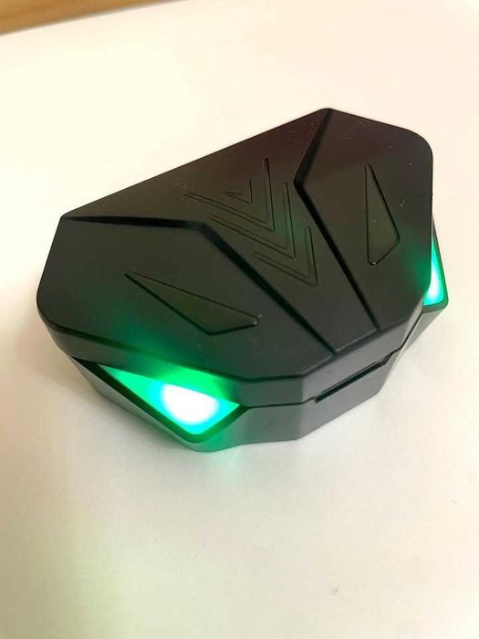 TWS Безжични Стерео Слушалки с LED дисплей