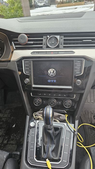 Passat GTE Pano/Keyless Entey+GO/360/ACC model 2016