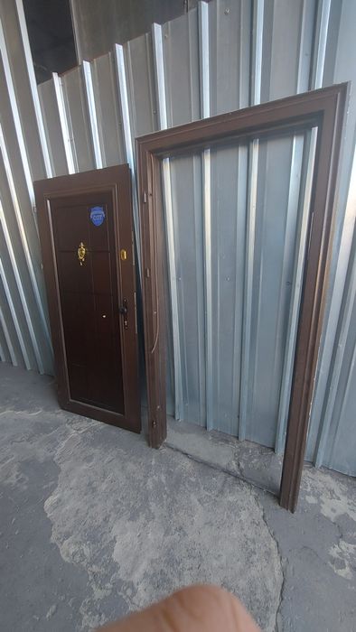 Входна Блиндирана Врата