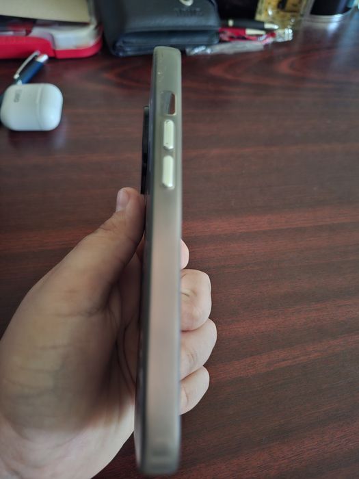 Husa iphone 13 buna