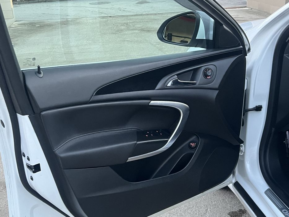 Топ състояние обслужена нови гуми