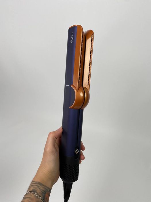 Выпрямитель для волос от Dyson