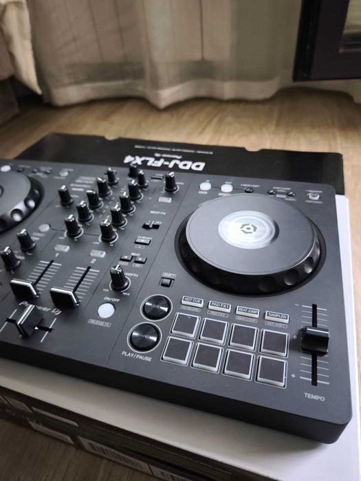 DJ контролер Pioneer DJ - DDJ-FLX4