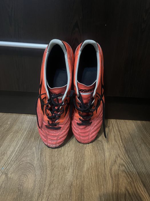 Оригинални бутонки Mizuno