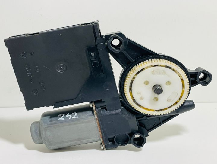 Motoras macara geam dreapta fata 1K0955701K/1K0959793G/400933A Volksw