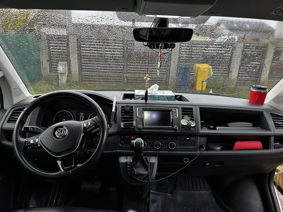 Inchiriere microbuz 8+1, VW Caravelle , varianta lunga