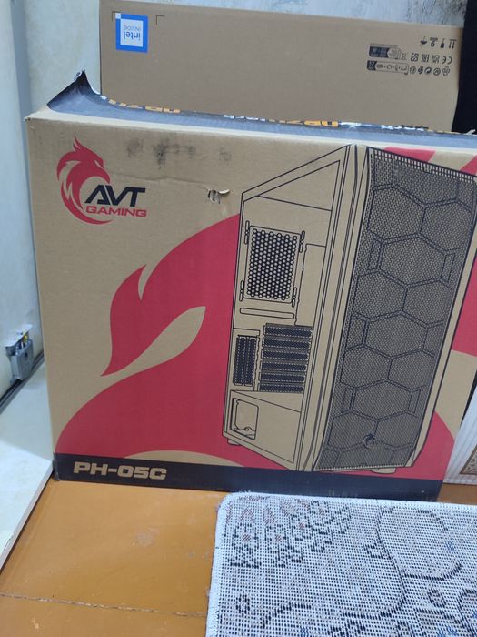 Kompyuter sotiladi, 2ta monitor va mishkasi bilan