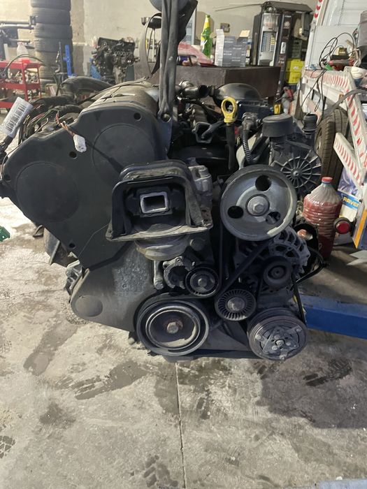 Motor  peugeot 2.0  benzina