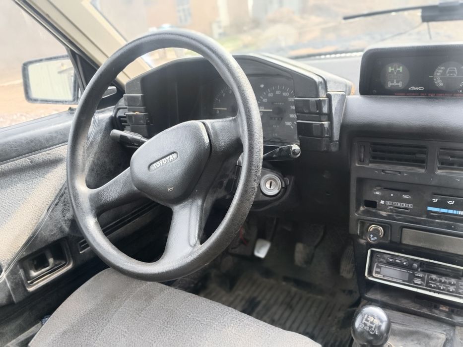 Тойота 1.5 сатылады