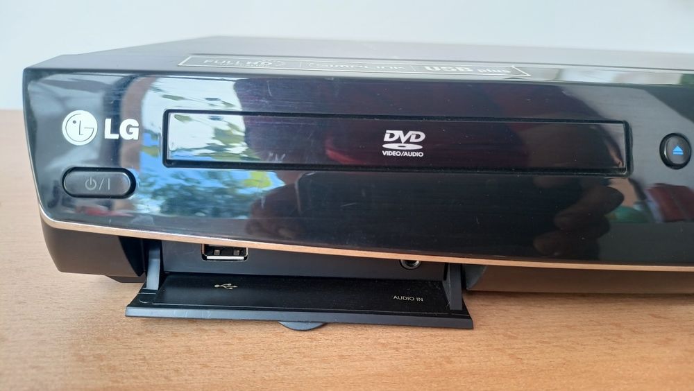 Vand HomeCinema LG HT462 (2.1)