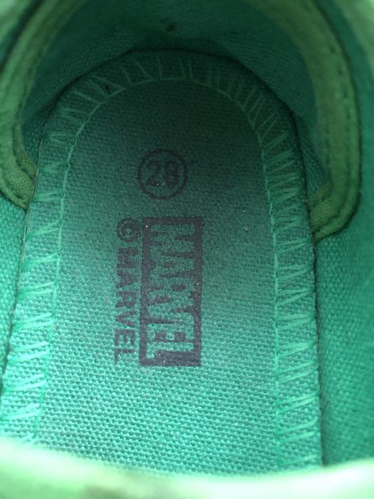 Adidasi tenesi lumini hulk panza