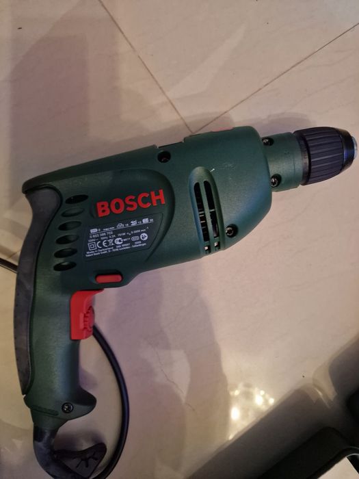BOSCH PSB 7000 Bormasina 8cu percutie 700 W