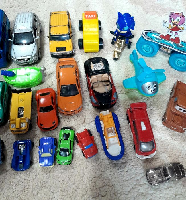 Детски играчки,коли,човечета