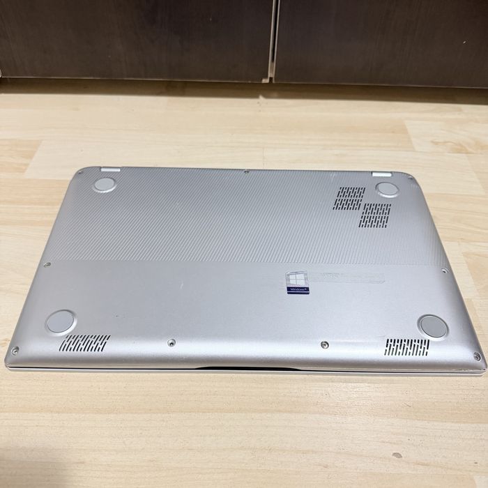 ASUS  VivoBook S14