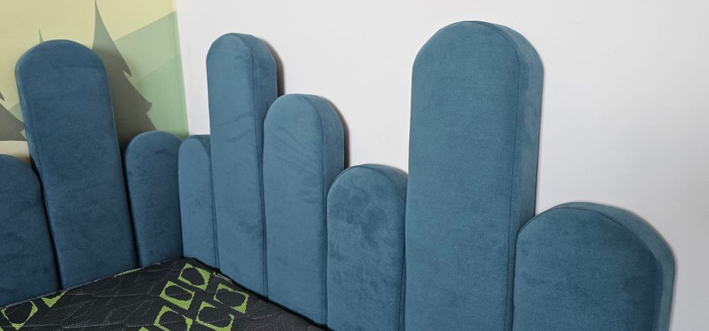 Pat tapițat cu saltea inclusa