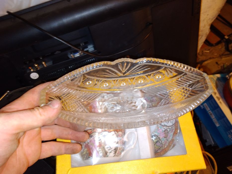 Продам вазы стаканы новые