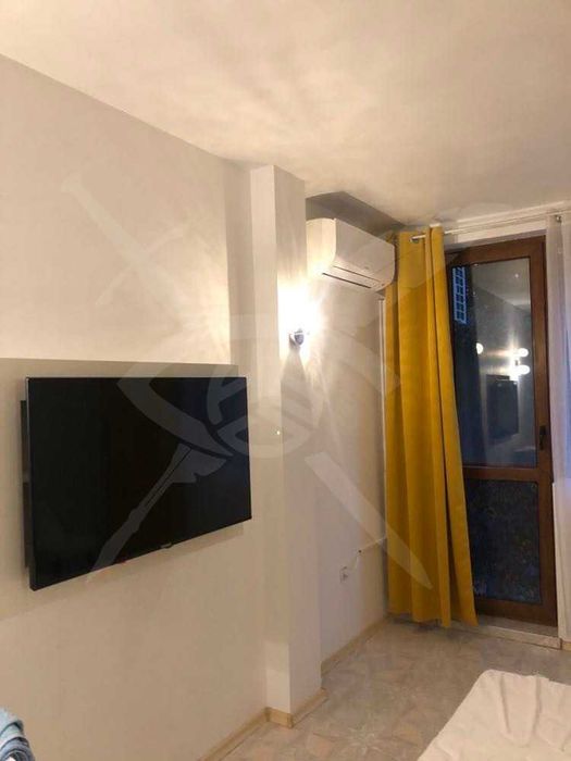 Дава се под наем Едностаен апартамент в к.к. Св.Св. Константин и Елена - 35 кв.м за 400 € - Снимка #1