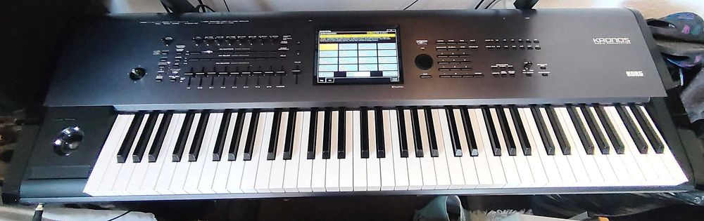 Продавам Корг Кронос 1