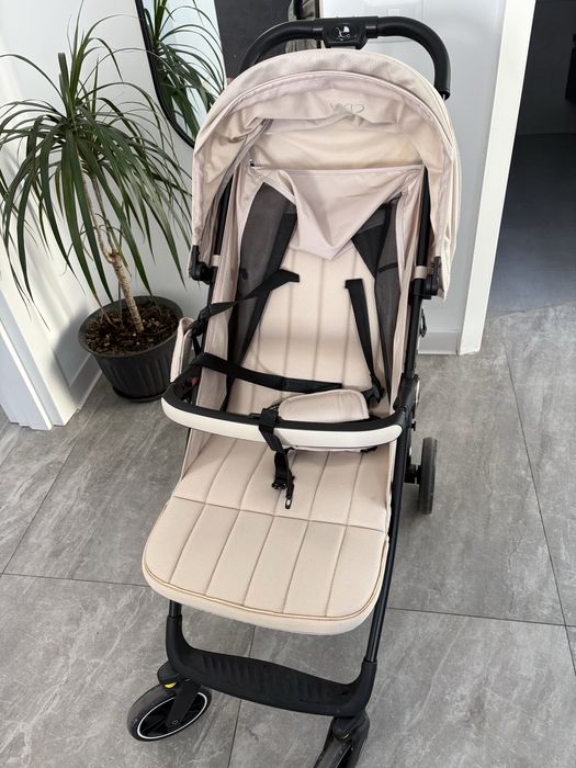 vand carut ca si nou!