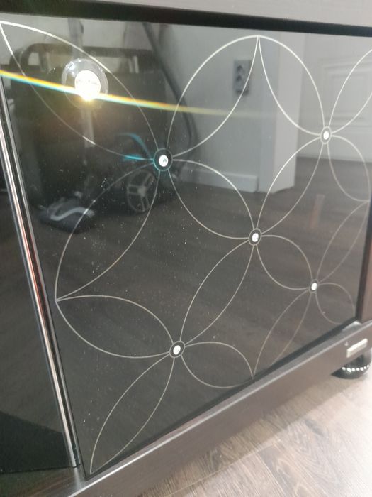 для телевизора полка