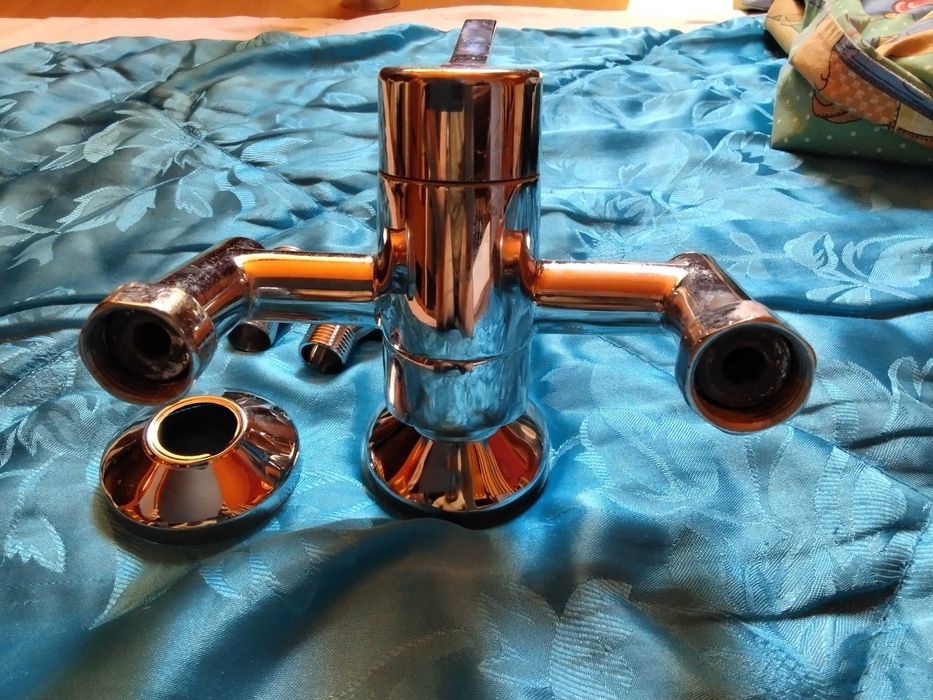 италианска оригинална батерия за баня MAMOLI -перфектна