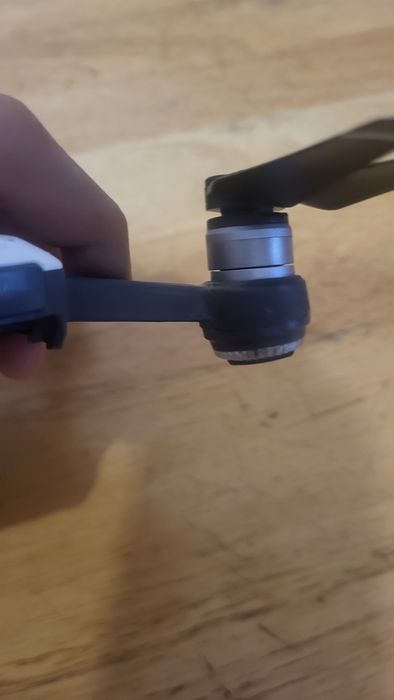 Продам дрон DJI SPARK быушный