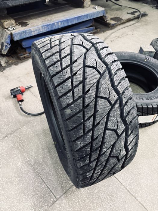 Продам шины 33 12.5 R18