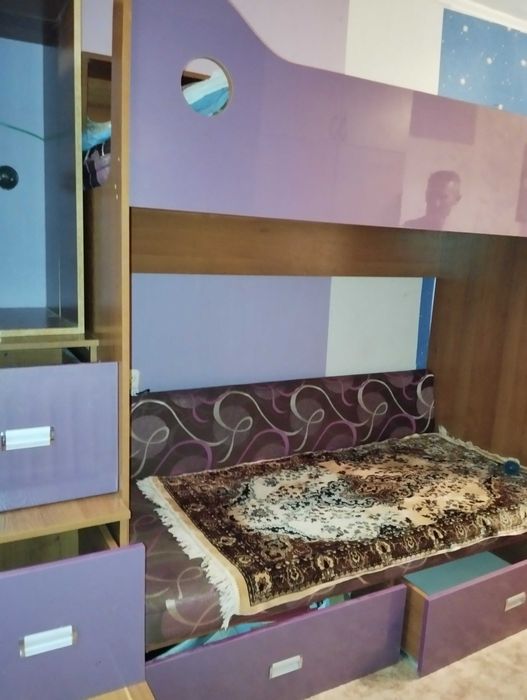 Двухъярусная кровать