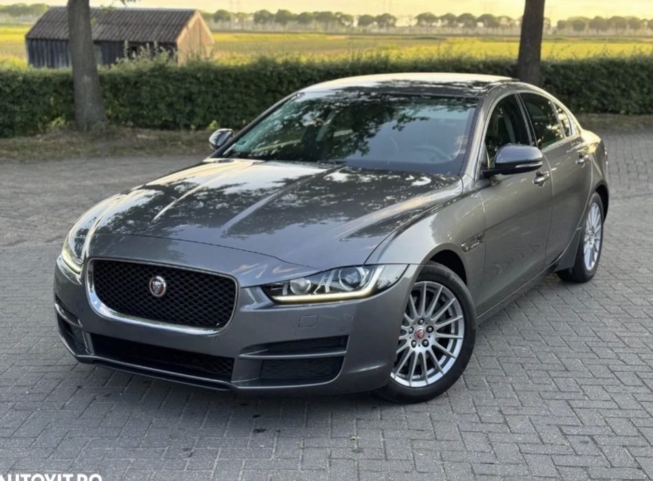 Jaguar XE