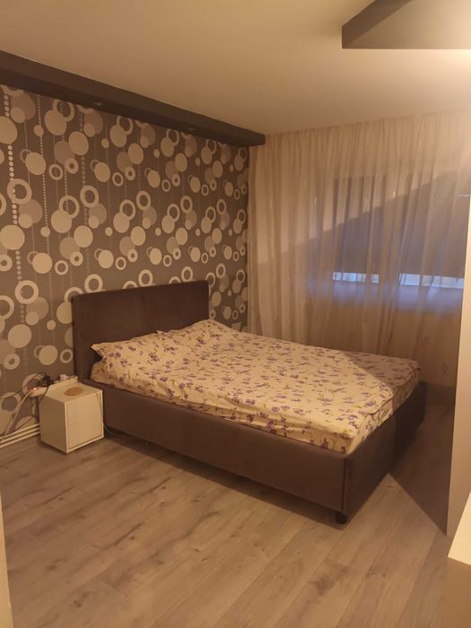 Apartament 3 camere de vânzare