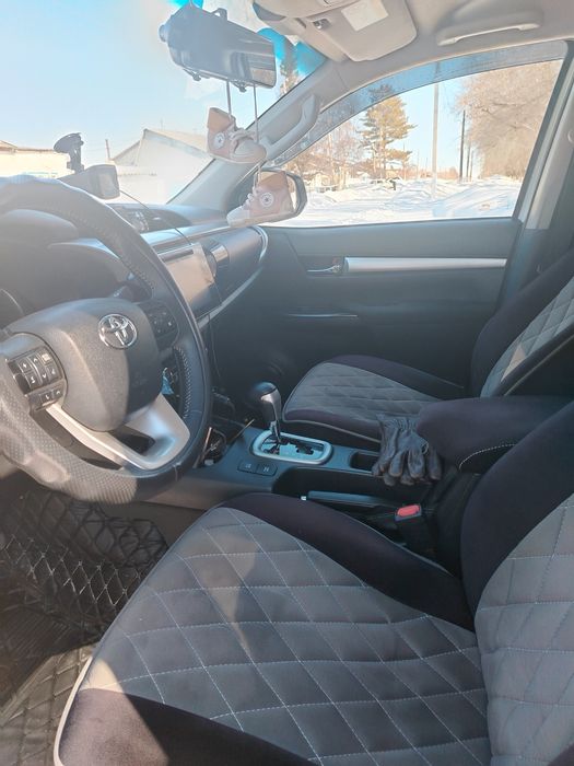 Тойота Хайлюкс 2017