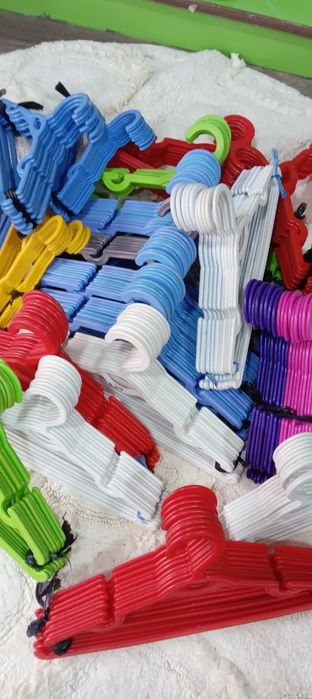 Kiyim ilish uchun vishelka . Donasi 1500 dan . Detskiylari ham 1500 da