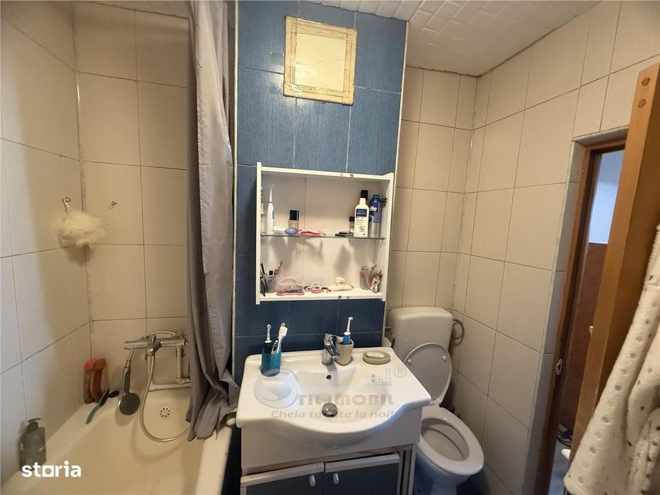 2 Cam Galata Bulevard, Et 1, Decomandat,  2 Balcoane