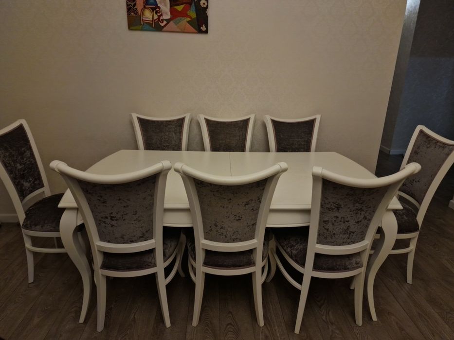 стол для гостиной