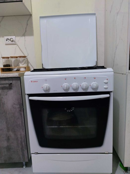 Продам газ плиту