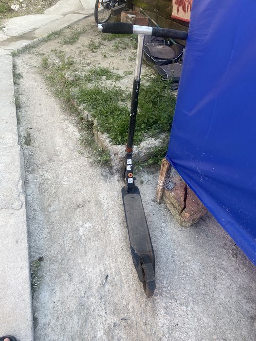 Trotineta de vanzare in stare bunicica