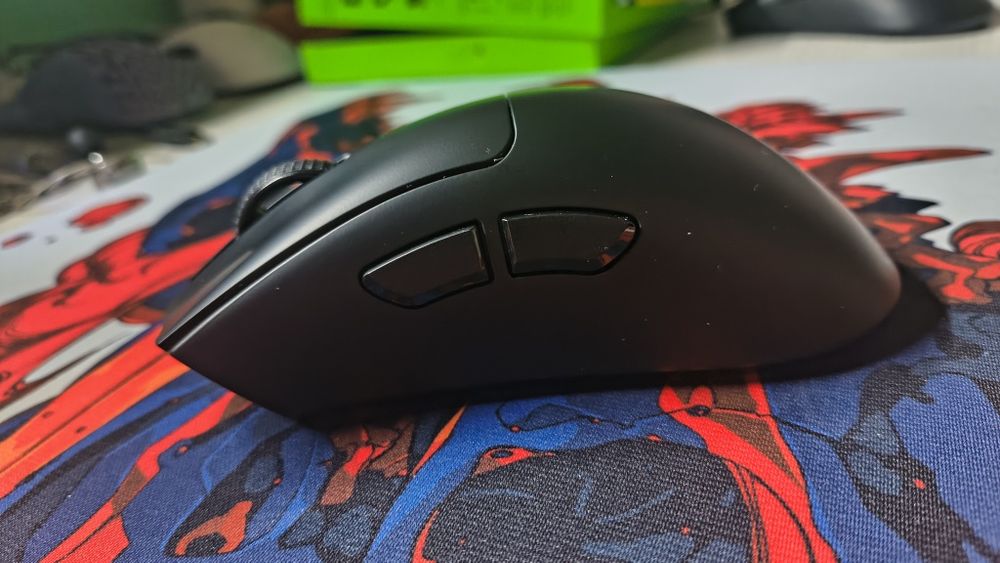 Razer deathadder v4 pro в черном цвете