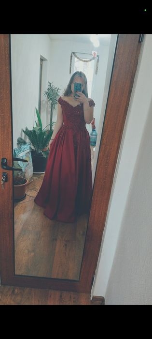 Официална рокля, цвят Бордо