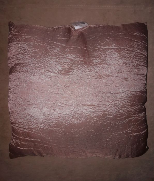 Новые Подушки 2шт Европа декоративные