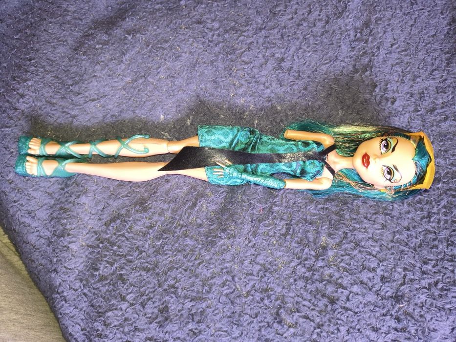 Монстър хай ever after high кукли и части