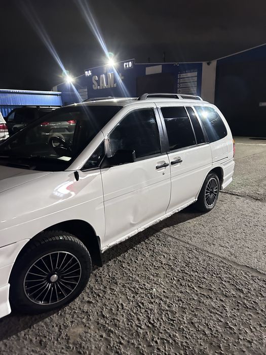 Nissan Praire Joy