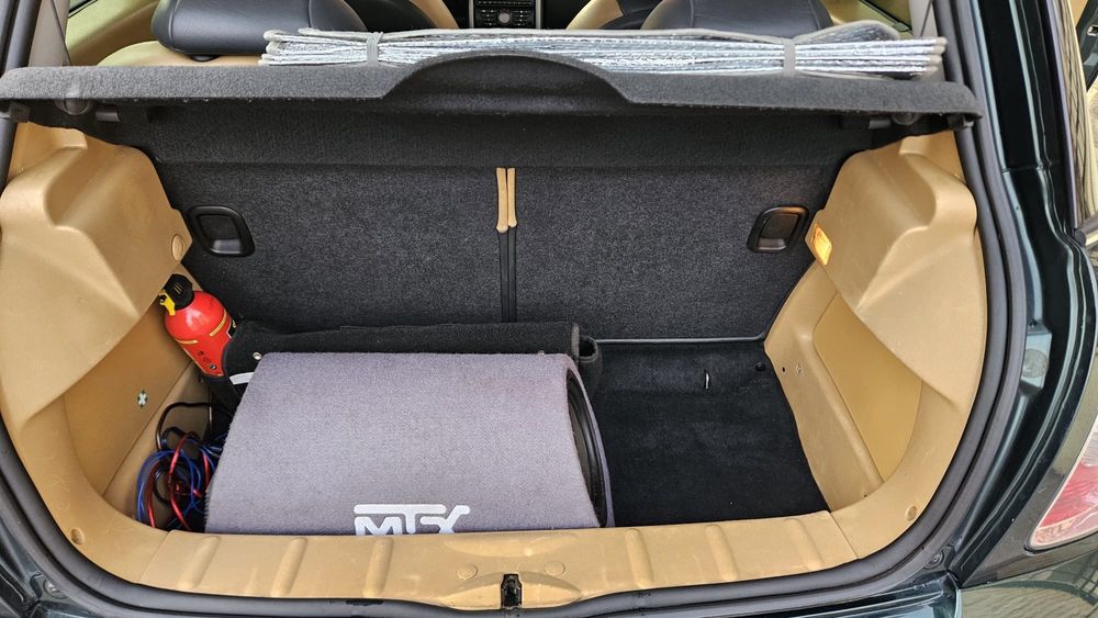 Mini Cooper - Chrome Edition (cu navigatie)