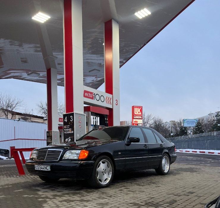 W140 Mercedes-Benz