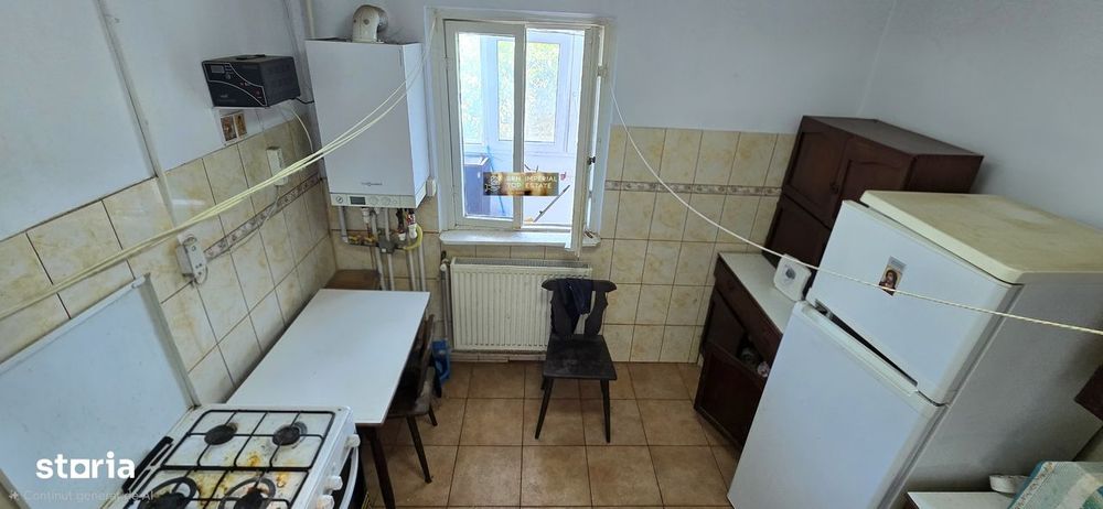 Apartament 2 camere semidecomandat Zona Far Etajul 1 Încadrat Centrala