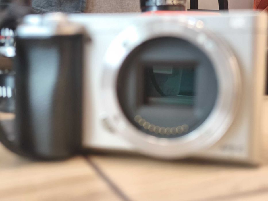 Sony a6000 <25k count + 16mm 2.8, 50mm 1.8 + много подаръци