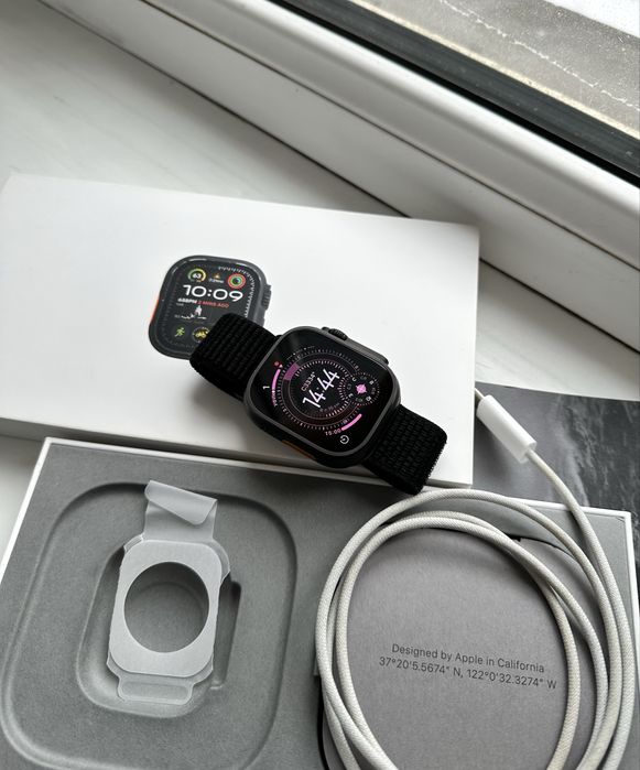 Apple iWatch Ultra 2 Black Titanium 49mm 100%